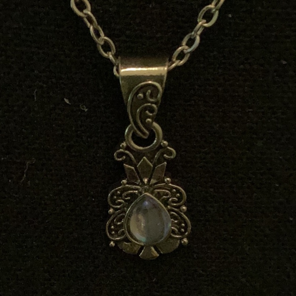 🦋New Gorgeous Stone Pendant Necklace Sparkles & Shines So Much FUN to Wear 🦋 - Picture 6 of 10